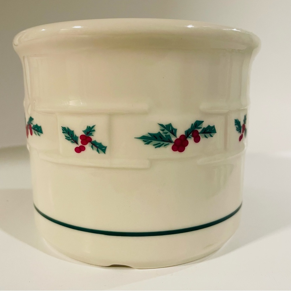 Longaberger Holly One Pint Crock